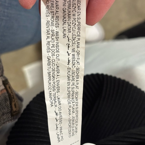 New with tags, womens size small Zara blouse, #K972 - Picture 7 of 7